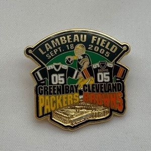 NFL Green Bay Packers vs. Cleveland Browns Lambeau Field 2005 Lapel Pin